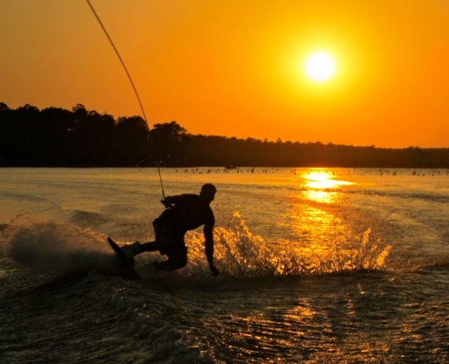  Erlernen Sie Wakeboarden als Lizenznehmer in 78 